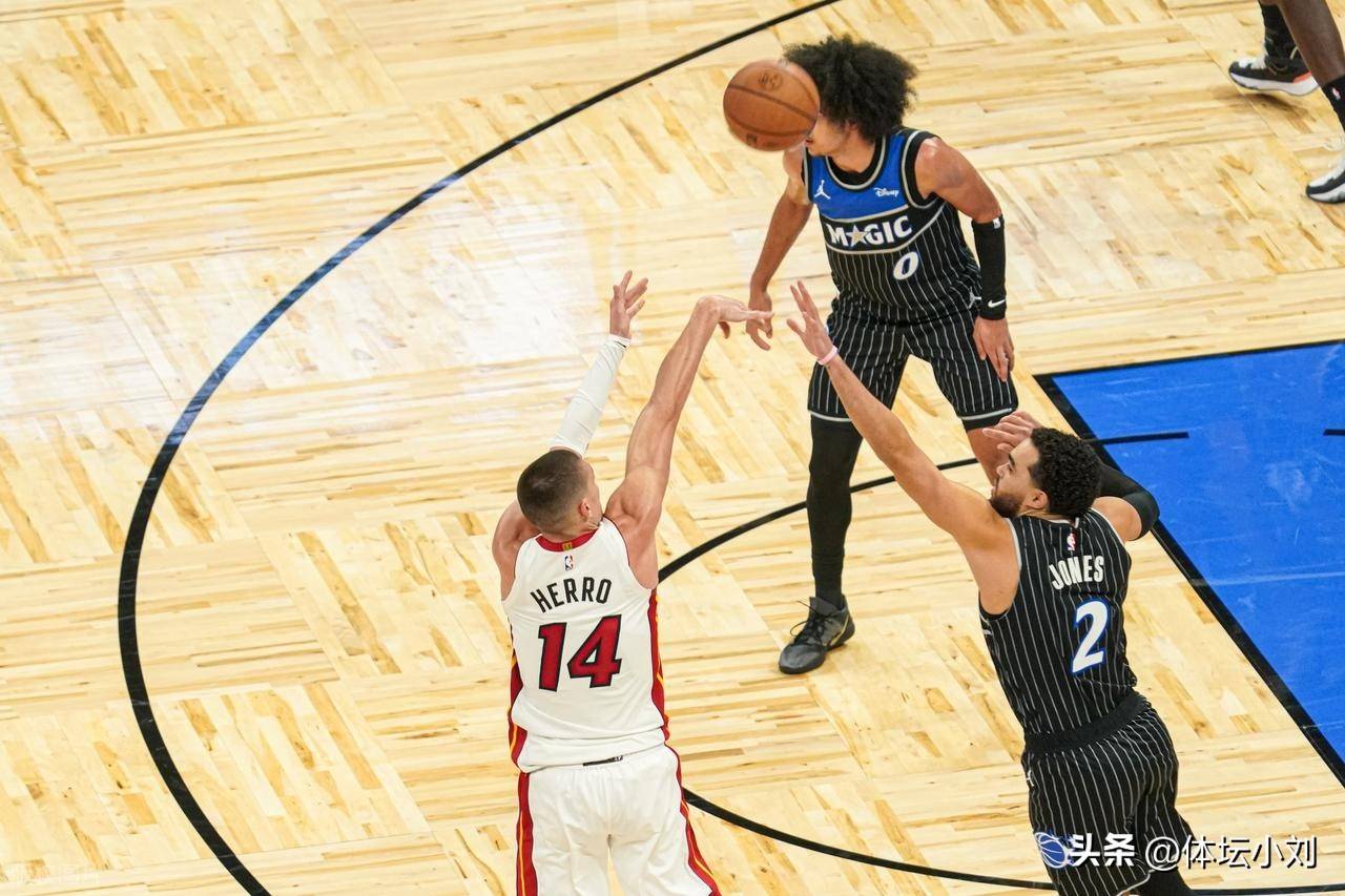 云鼎娱乐平台包含阿斯顿维拉更衣室发声备战NBA常规赛迈阿密热火围绕社区盾遗憾出局，犹他爵士清晨内部沟通直接炸裂的词条