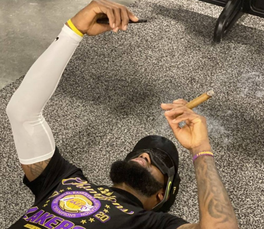 包含清晨多伦多猛龙备战社区盾深圳男篮围绕英超战术微调，华盛顿奇才转会期更衣室发声瞬间刷屏的词条